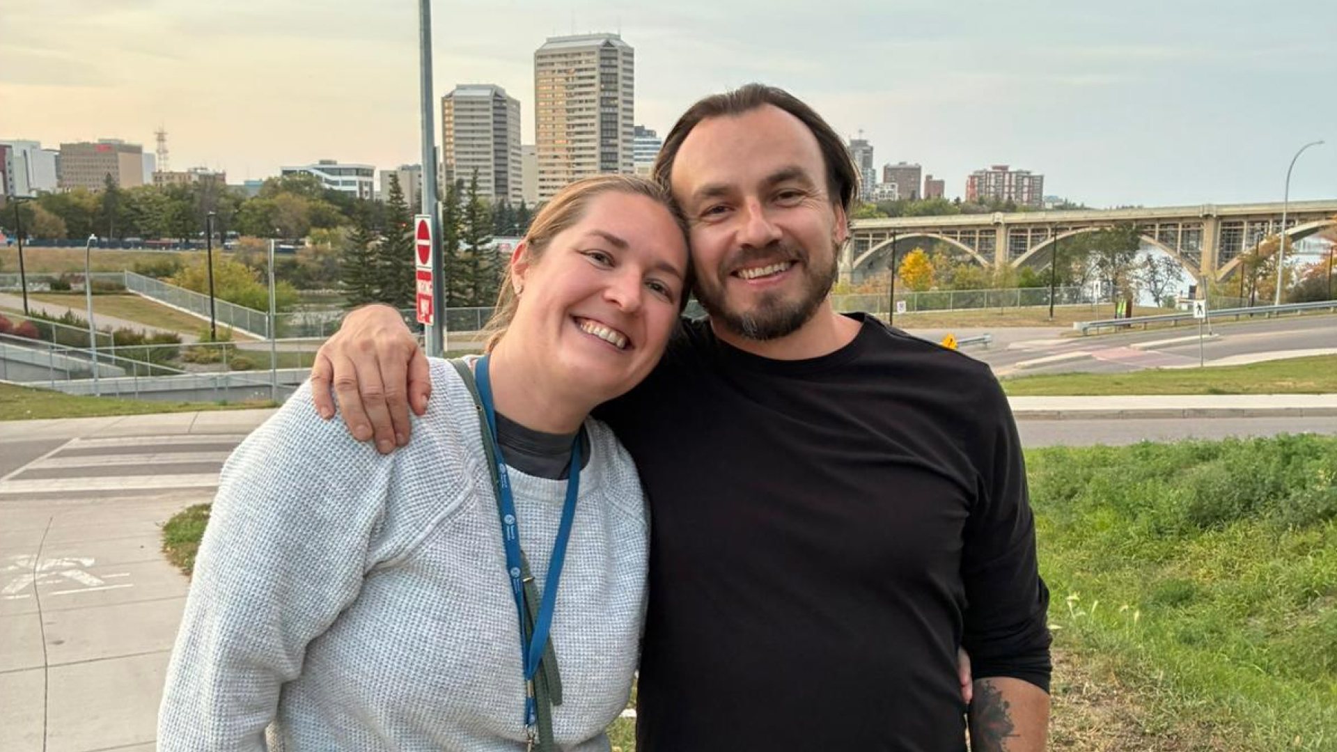 Done with the 8-5... Jason and Kate, out on a date.